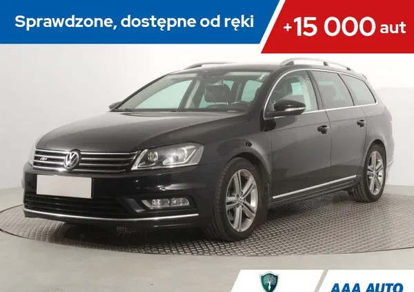 volkswagen passat Volkswagen Passat cena 45000 przebieg: 205790, rok produkcji 2013 z Lesko